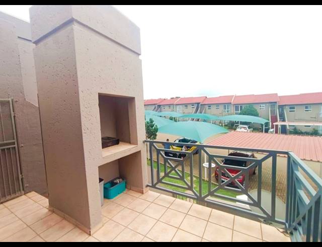 2 BEDROOM TOWNHOUSE FOR SALE IN SOUTH CREST